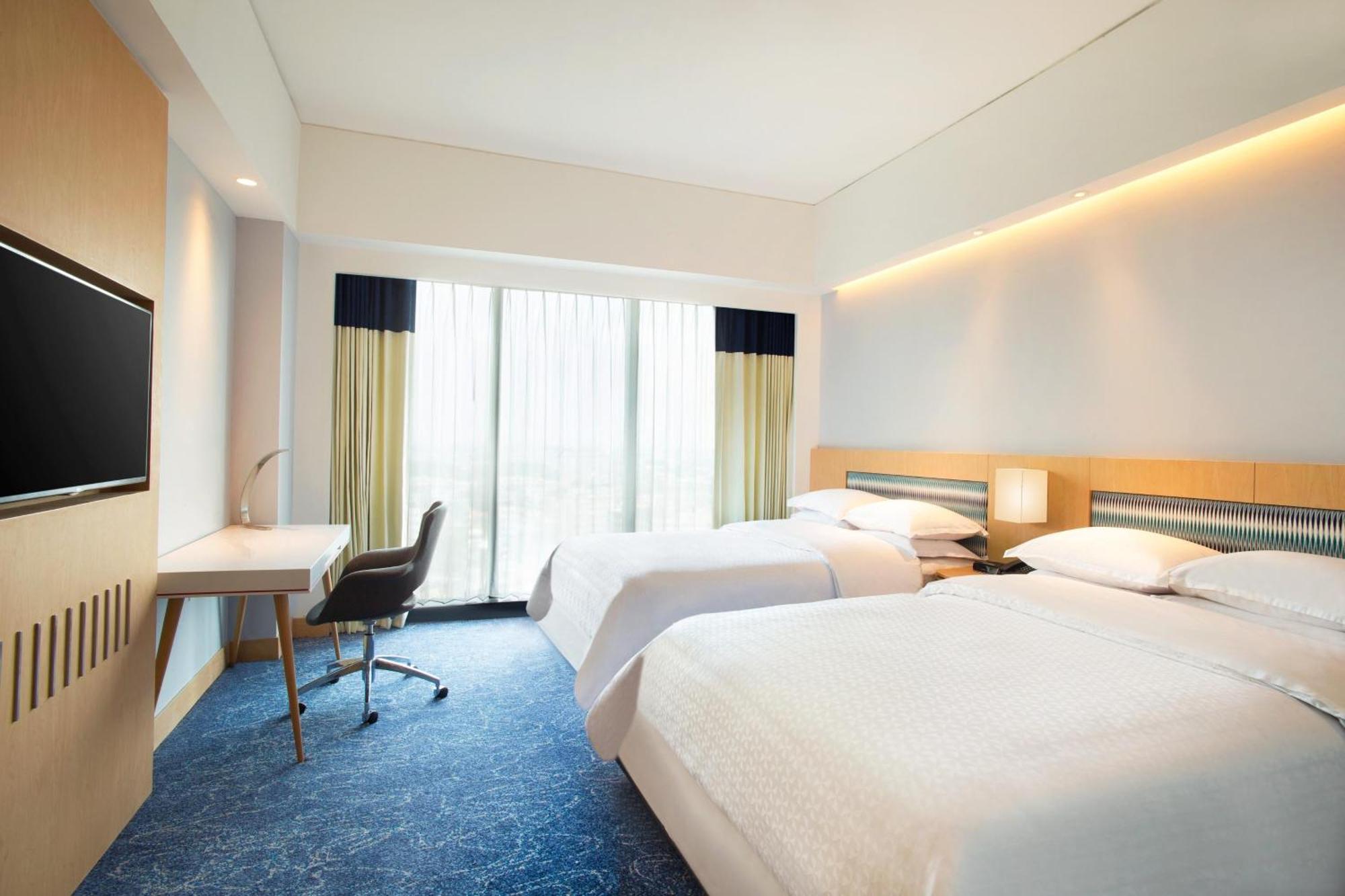 Four Points By Sheraton Surabaya, Tunjungan Plaza Eksteriør billede