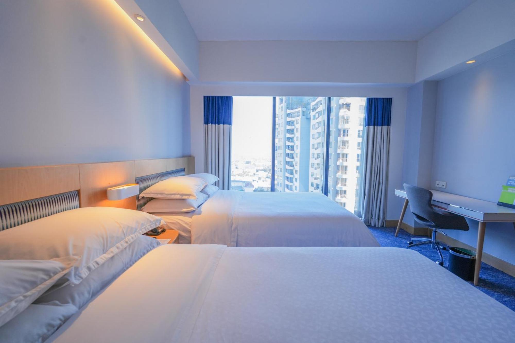 Four Points By Sheraton Surabaya, Tunjungan Plaza Eksteriør billede