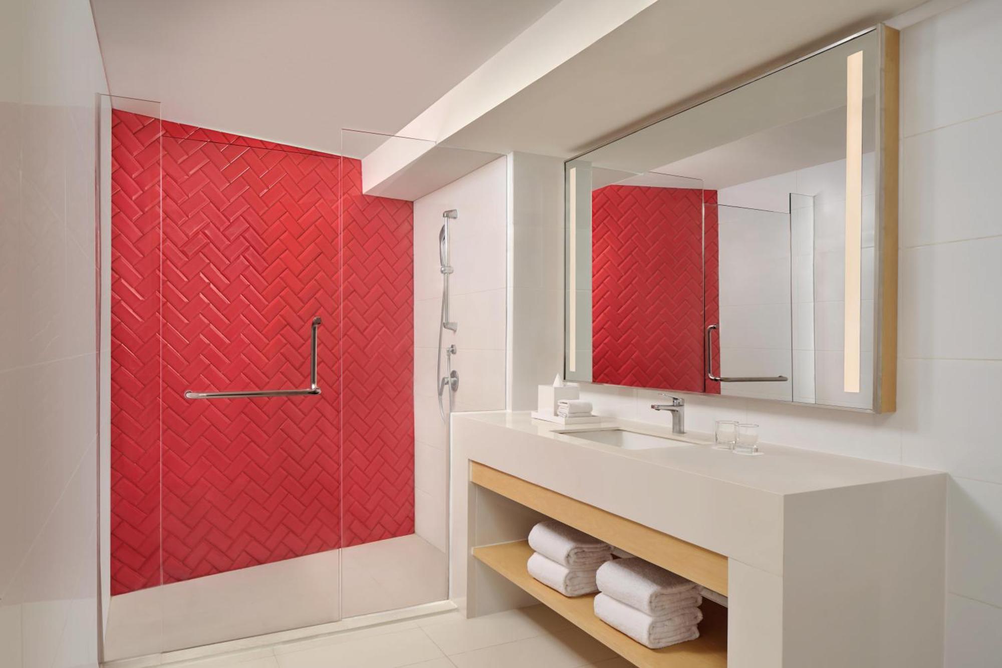 Four Points By Sheraton Surabaya, Tunjungan Plaza Eksteriør billede
