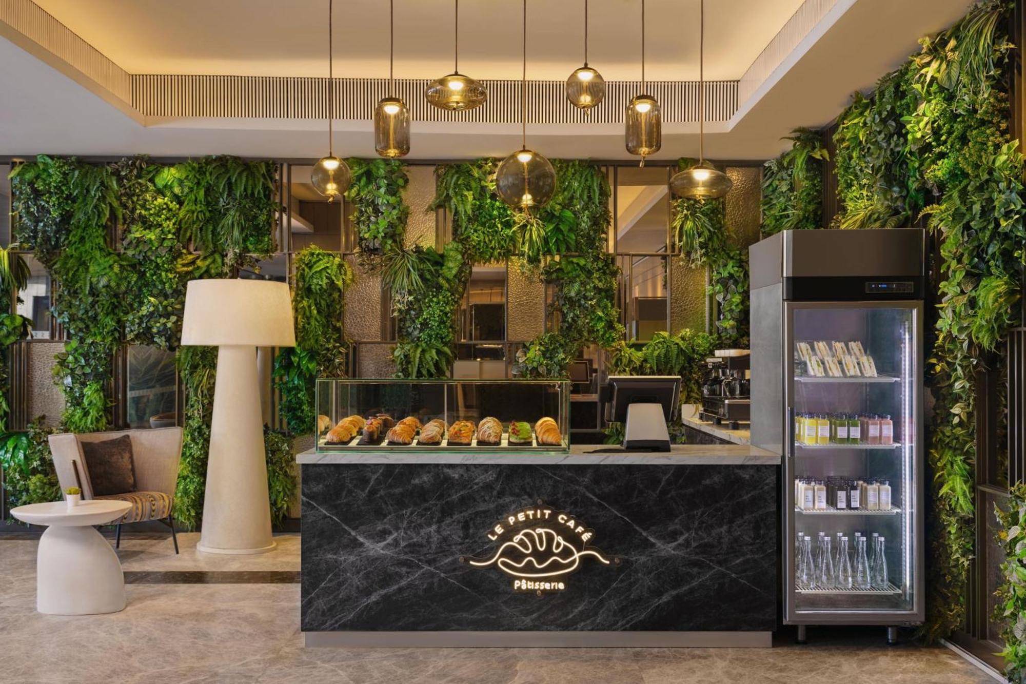 Four Points By Sheraton Surabaya, Tunjungan Plaza Eksteriør billede