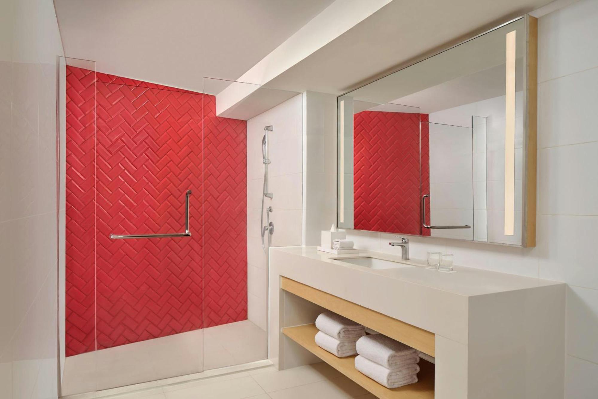 Four Points By Sheraton Surabaya, Tunjungan Plaza Eksteriør billede