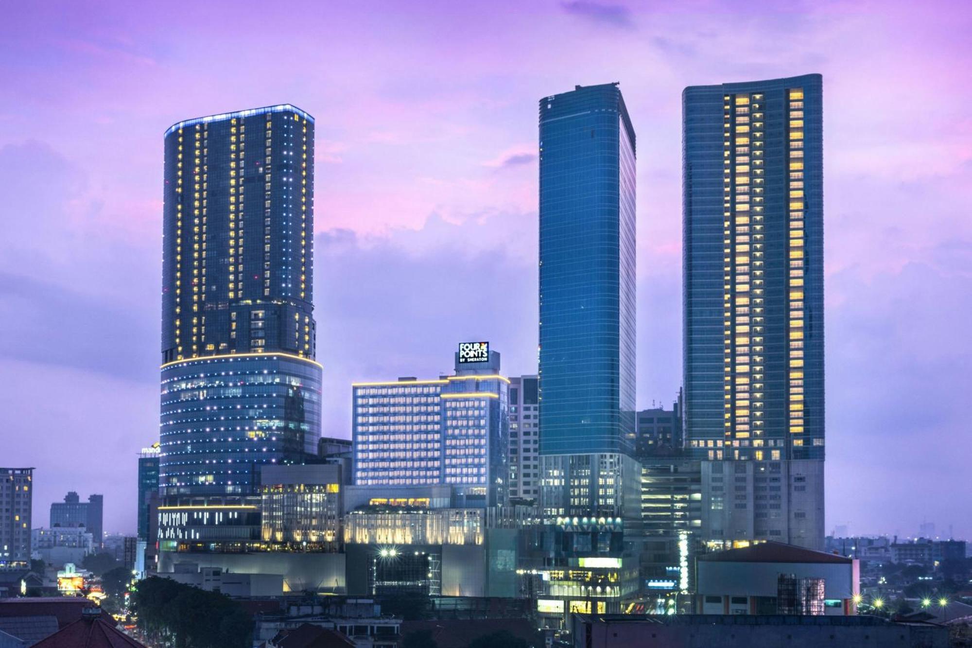Four Points By Sheraton Surabaya, Tunjungan Plaza Eksteriør billede