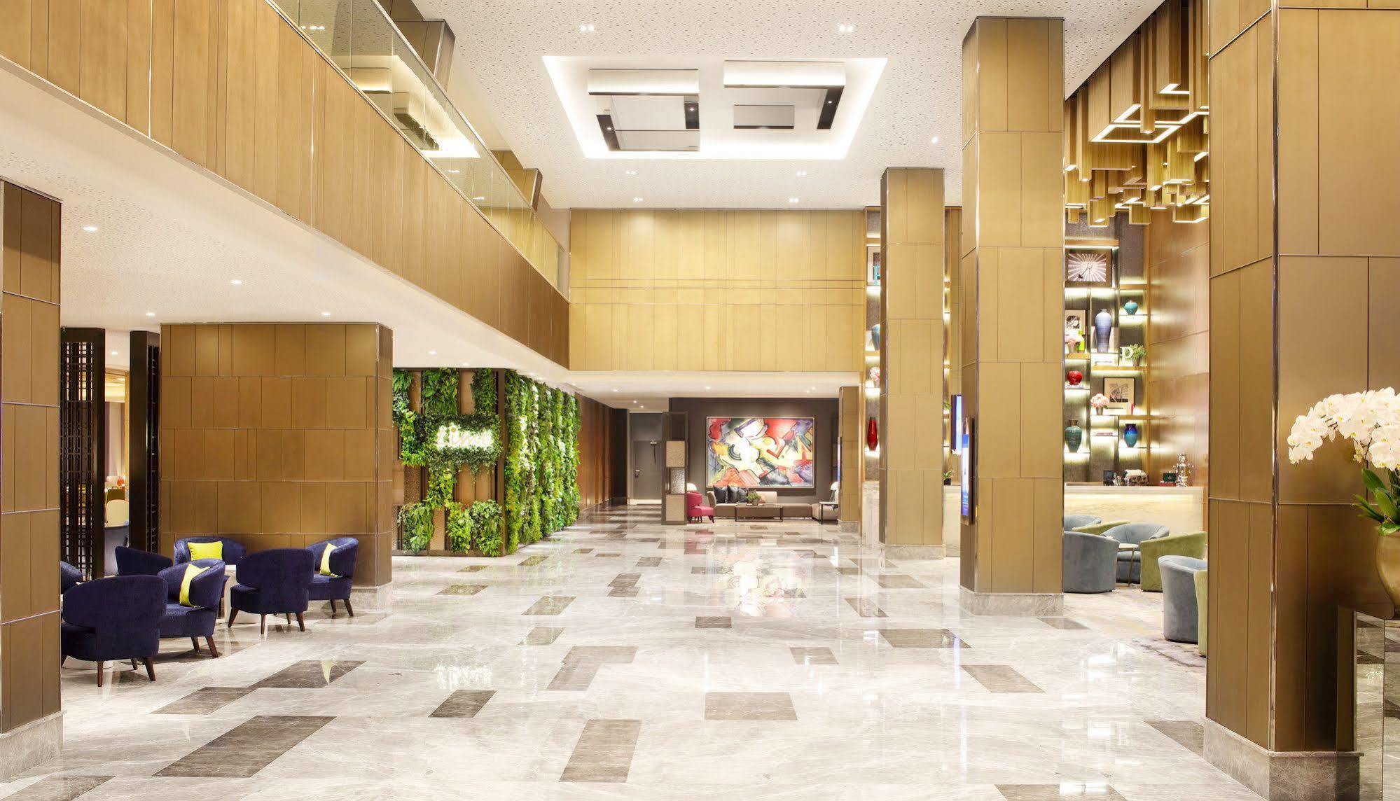 Four Points By Sheraton Surabaya, Tunjungan Plaza Eksteriør billede