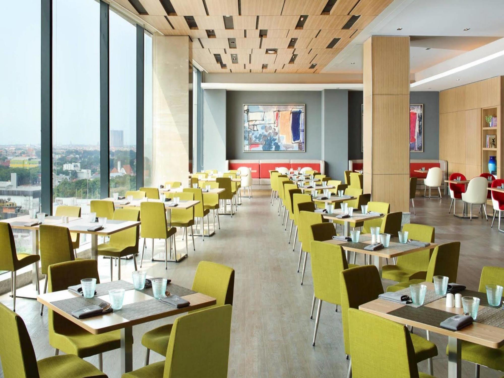 Four Points By Sheraton Surabaya, Tunjungan Plaza Eksteriør billede